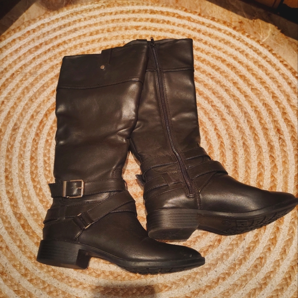 Women's/Girls Black Leather Boots, Like New Never Worn Size 6